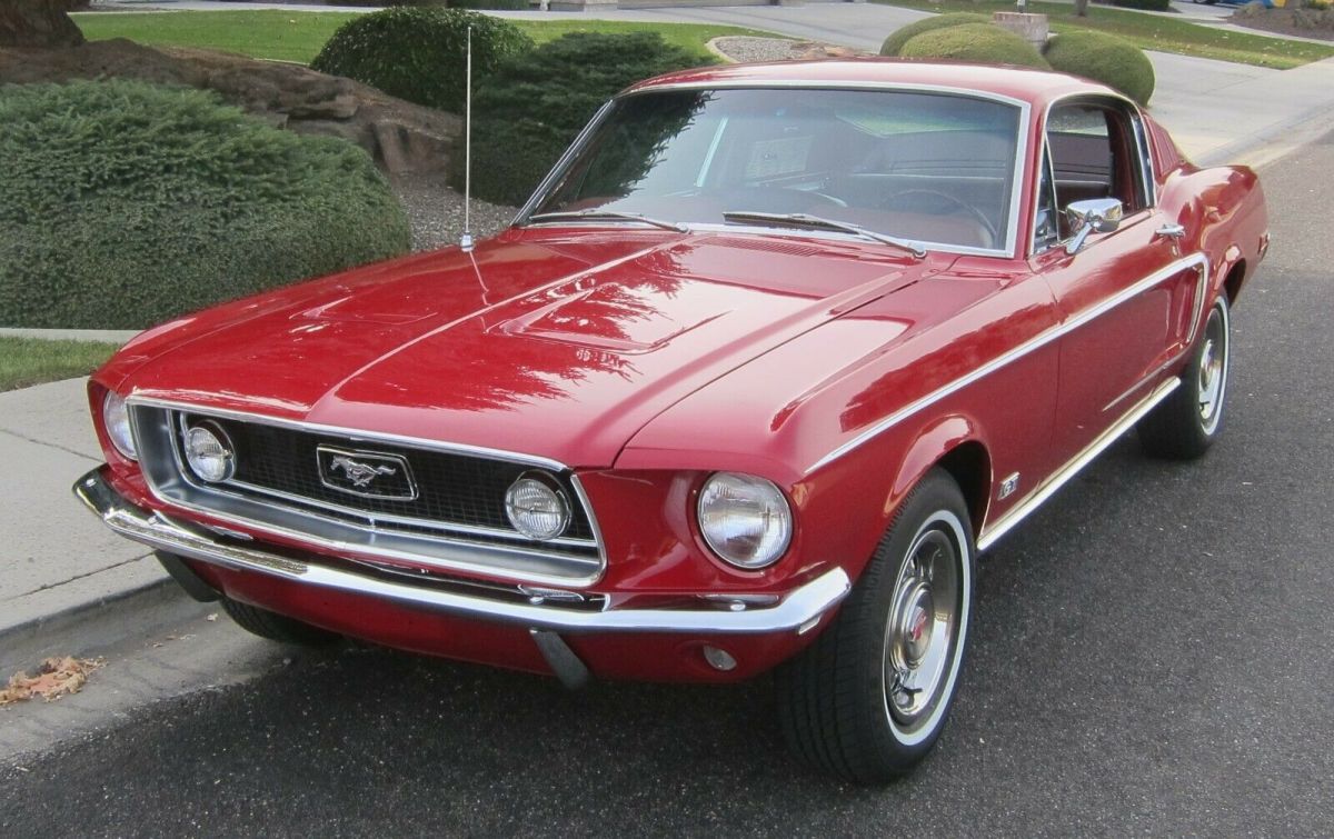 1968 Ford Mustang red vinyl - photo 3