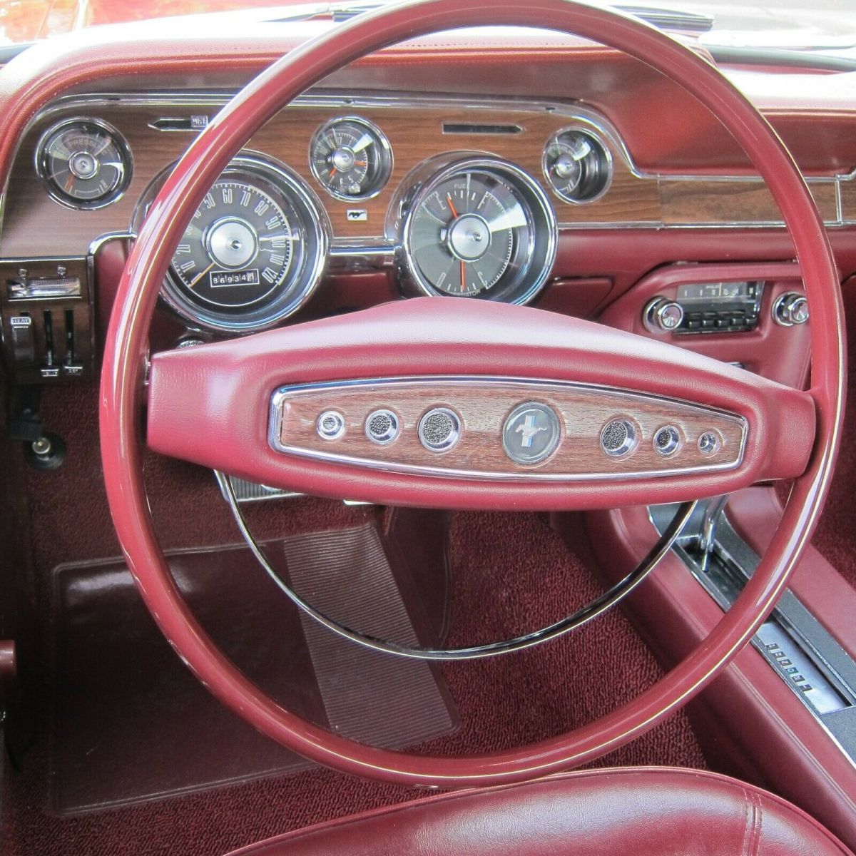 1968 Ford Mustang red vinyl - photo 6