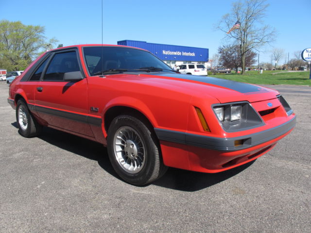 1986 Ford Mustang GT - photo 10