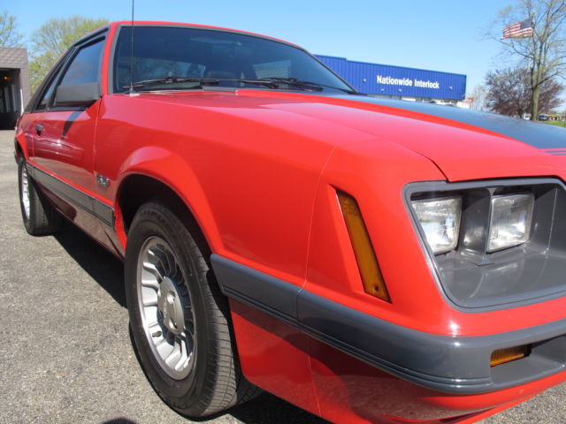 1986 Ford Mustang GT - photo 2