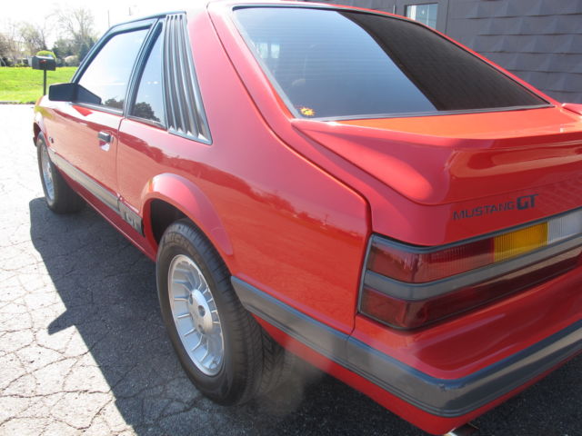 1986 Ford Mustang GT - photo 7