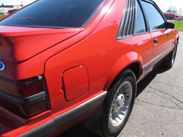 1986 Ford Mustang GT - photo 9
