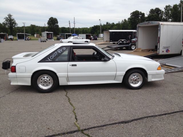 1988 Ford Mustang GT - photo 3