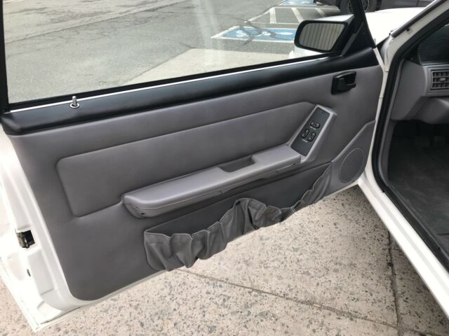 1993 Ford Mustang LX - photo 8