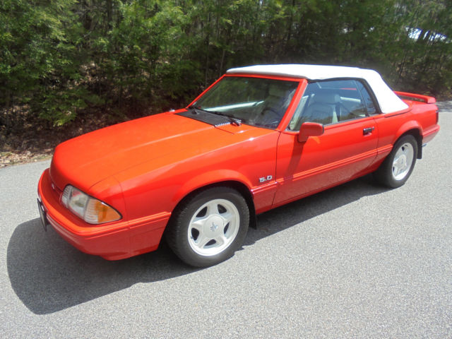 1992 Ford Mustang Summertime Edition convertible - photo 2