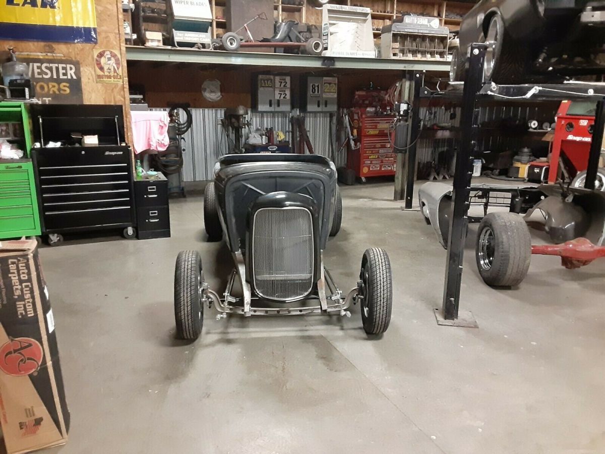FORD ROADSTER W 32 BOXED FRAME ROLLER W 1932 TITLE & 3 FLATHEAD V8 60 ENGINES & 1932 Ford ROADSTER WITH TITLE