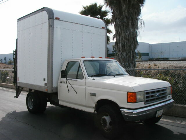 1991 Ford F-450 - photo 2