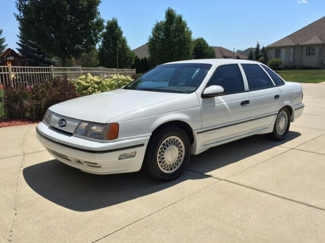 1990 Ford Taurus SHO - photo 9