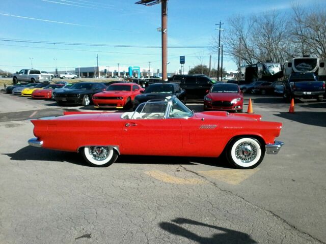 1957 Ford Thunderbird Convertible - photo 2