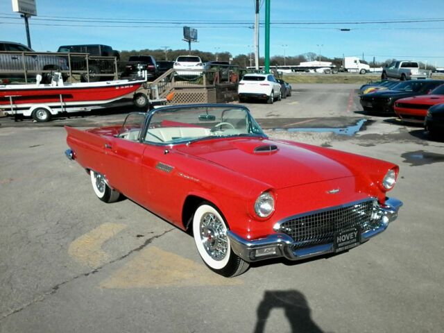 1957 Ford Thunderbird Convertible - photo 3