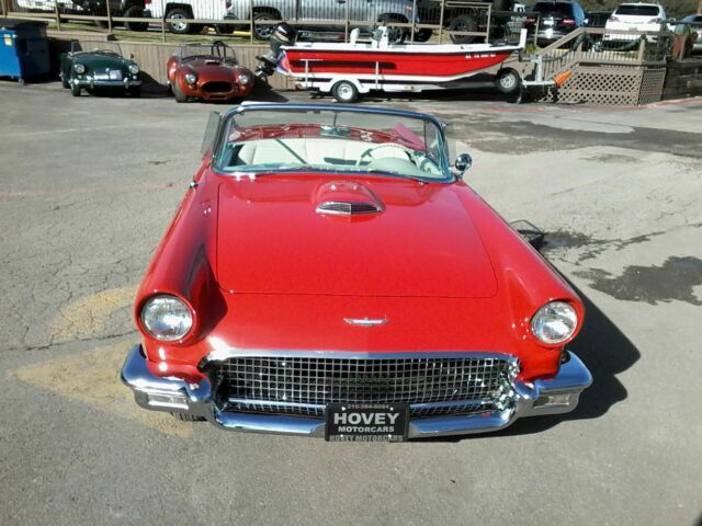 1957 Ford Thunderbird Convertible - photo 4