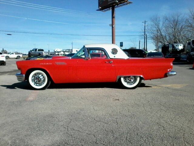 1957 Ford Thunderbird Convertible - photo 7