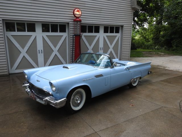 1957 Ford Thunderbird - photo 2