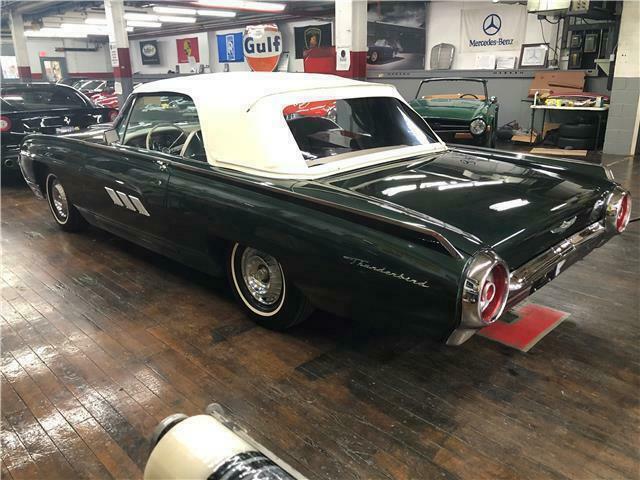 1963 Ford Thunderbird Convertible - photo 11