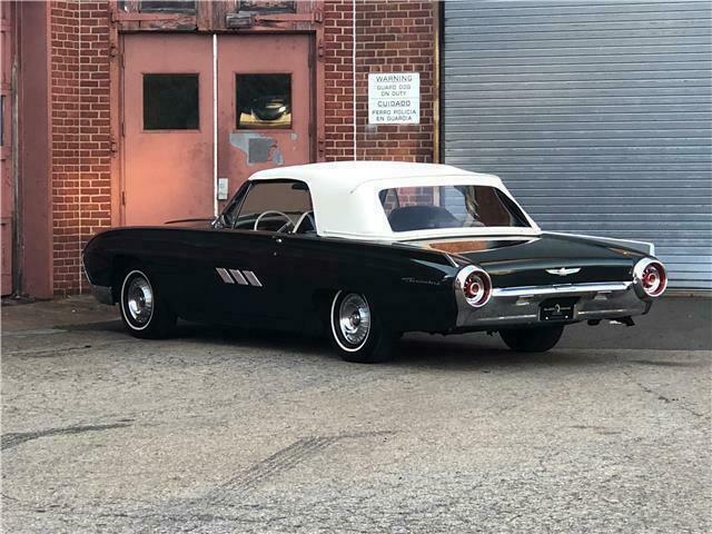 1963 Ford Thunderbird Convertible - photo 3