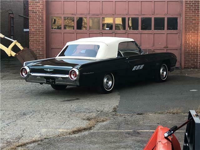 1963 Ford Thunderbird Convertible - photo 4
