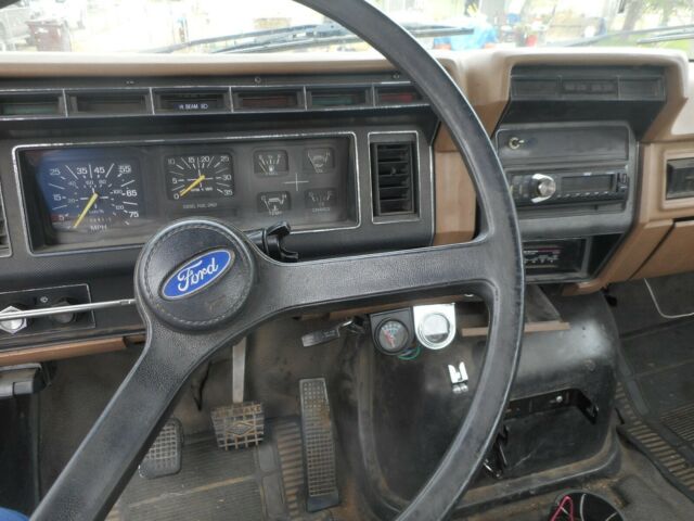 1989 Ford F800 - photo 10