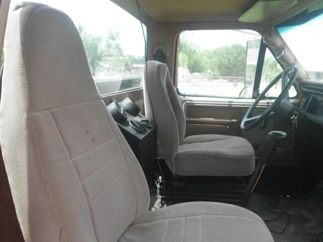 1989 Ford F800 - photo 11