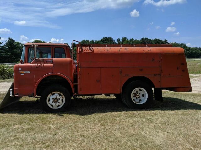 Ford Truck Gas or water truck 2 ton 1972 Ford P600