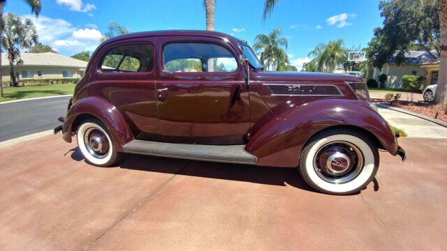 1937 Ford Tudor Humpback 85 Deluxe Deluxe - photo 2