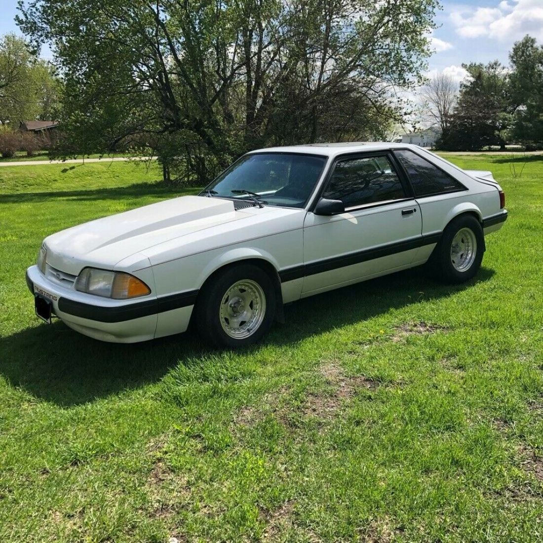 Fox Body 3-door Coupe Hatchback 1988 Ford Mustang
