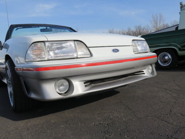 1989 Ford Mustang GT Convertible 2-Door - photo 13