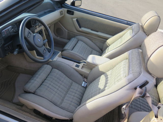 1989 Ford Mustang GT Convertible 2-Door - photo 2