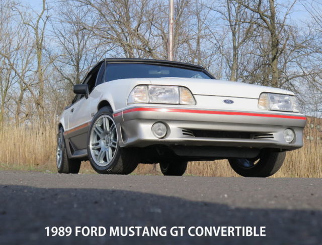 1989 Ford Mustang GT Convertible 2-Door - photo 6