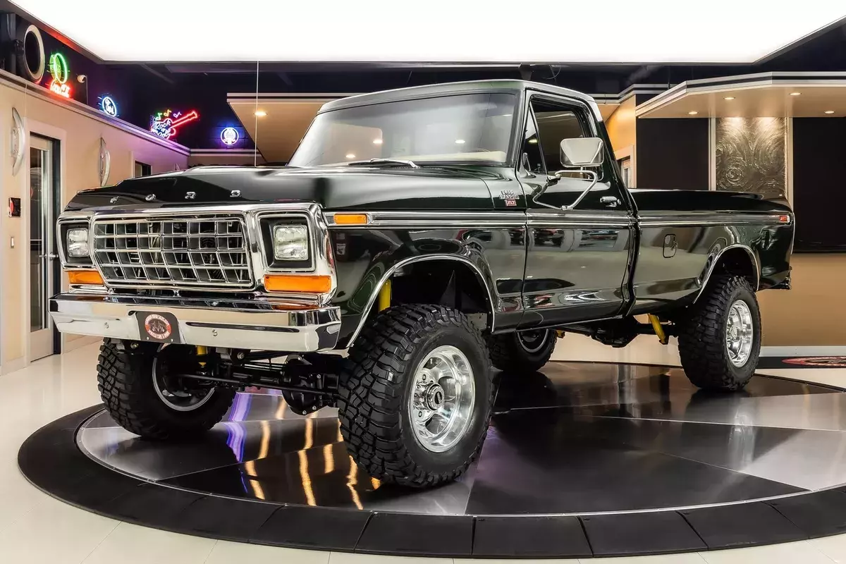 Frame Off Build! Godzilla 7.3L Crate V8, 6R80 Automatic, Disc, PS, PB, A/C, 4X4 1979 Ford F-350 XLT 4X4 Pickup Restomod