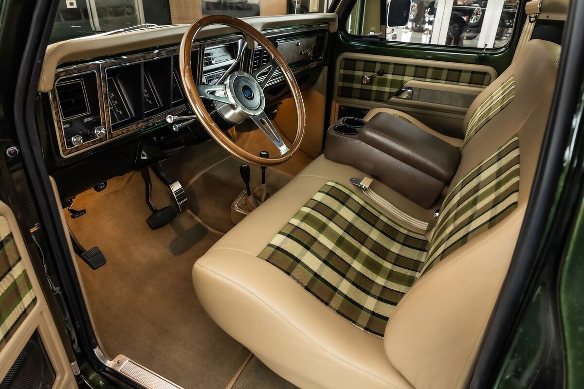 1979 Ford F-350 XLT 4X4 Pickup Restomod - photo 3