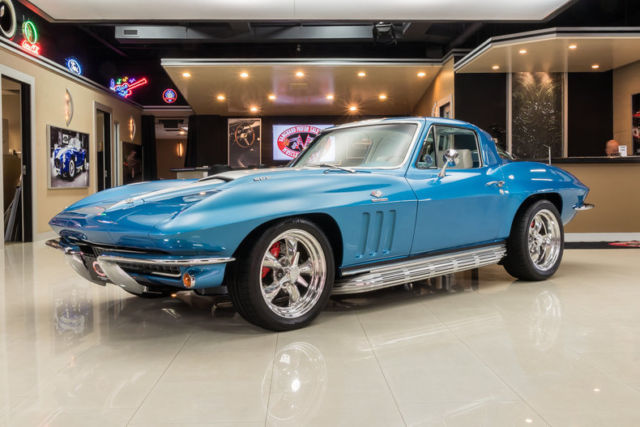 Frame Off Build! ZZ502 V8 Crate Engine, 700R4 Automatic, Posi, PS, PB, Wilwood 1966 Chevrolet Corvette Restomod