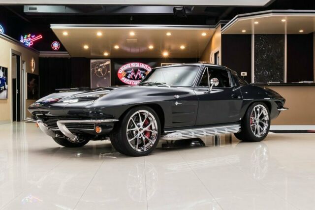 Frame Off Built, Restomod! C7 LT1 V8, 8-Speed Auto, SRIII Chassis, PS, PB, A/C 1964 Chevrolet Corvette Stingray Restomod