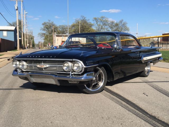 FRAME OFF FUEL INJECTED SMALL BLOCK DISC BRAKES AIR CONDITIONING POWER STEERING 1960 Chevrolet Impala RESTOMOD