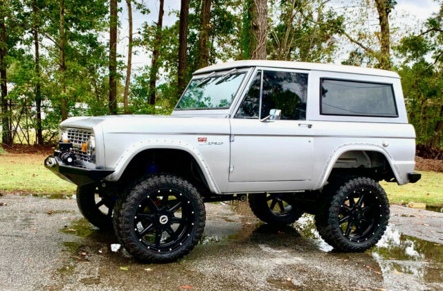 Frame off full restoration_1977 Ford Bronco Sport Coyote 5.0L-powered RestoMod 1977 Ford Bronco
