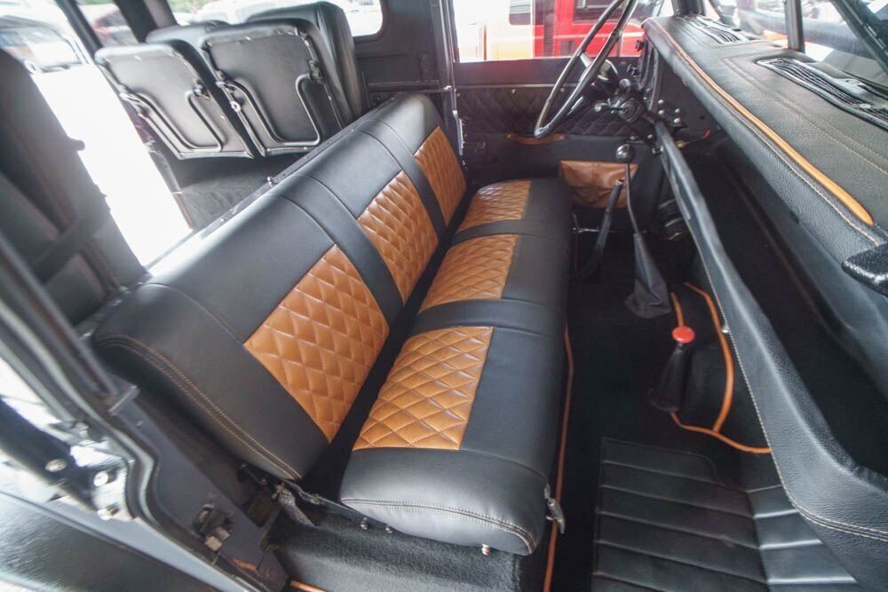1973 Land Rover Defender Custom 4x4 SUV - photo 13