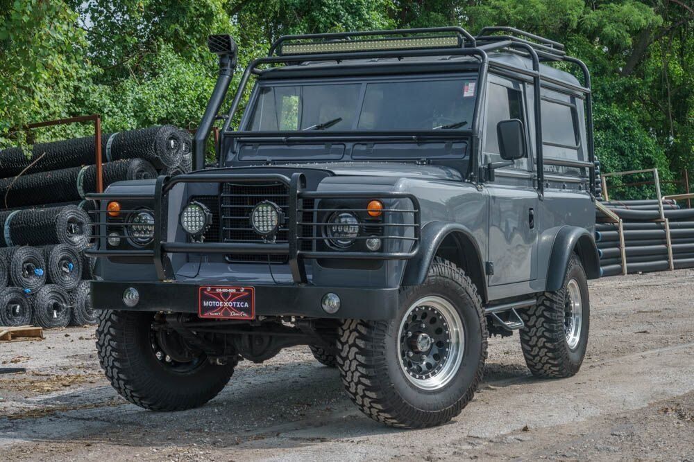 1973 Land Rover Defender Custom 4x4 SUV - photo 2