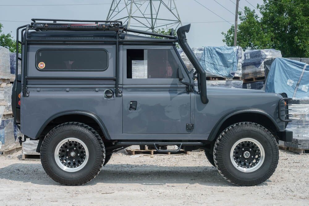1973 Land Rover Defender Custom 4x4 SUV - photo 4