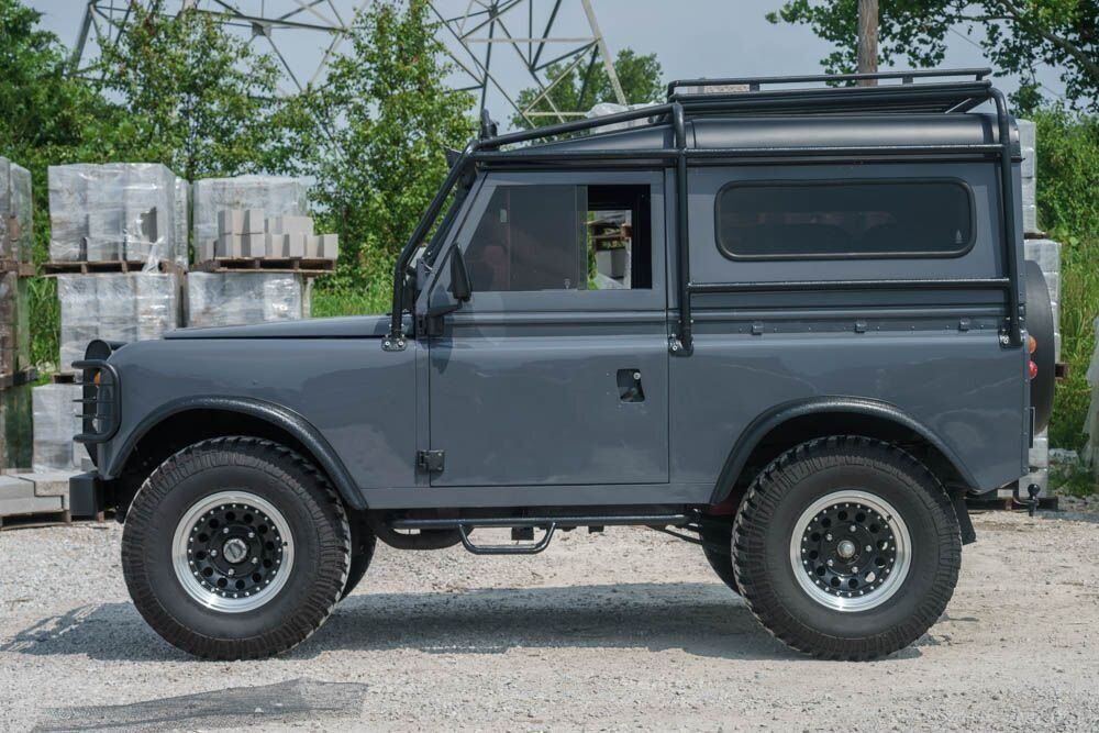 1973 Land Rover Defender Custom 4x4 SUV - photo 8
