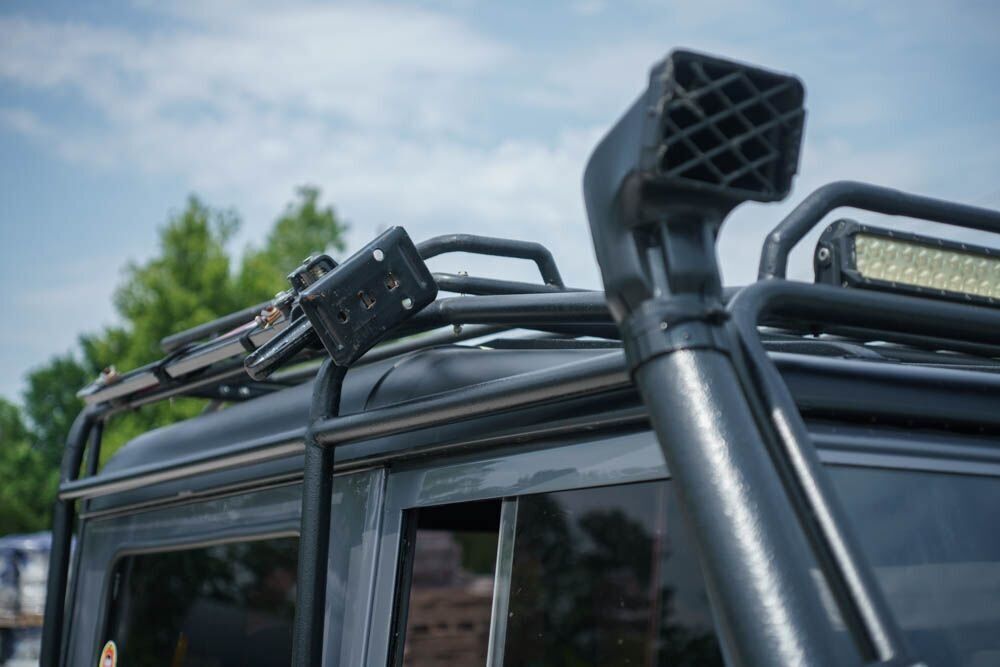 1973 Land Rover Defender Custom 4x4 SUV - photo 9