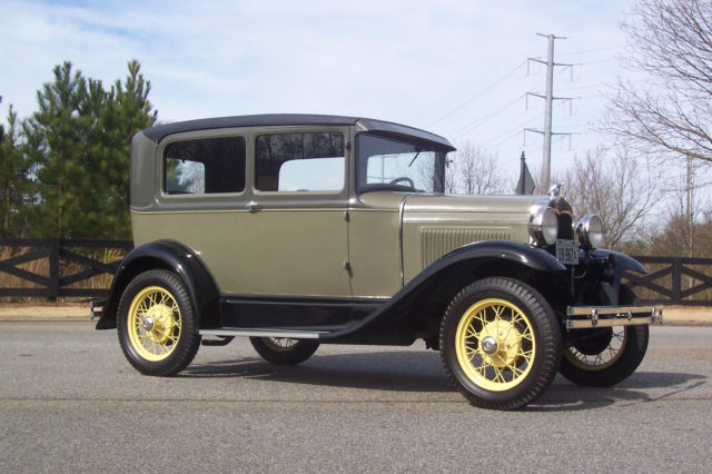 1930 Ford Model A Tudor Show Winner - photo 2