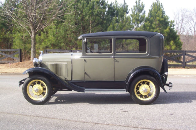1930 Ford Model A Tudor Show Winner - photo 3