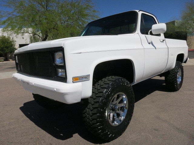 Frame off Restored 355ci V8 A/C 4WD Lifted Show Quality Truck blazer 1982 1983 1984 Chevrolet C-10 K10 4X4 Custom Deluxe