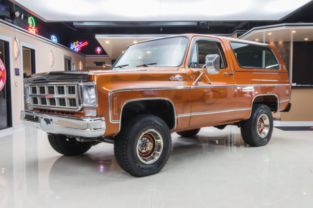 Frame Off Restored, 4x4! #s Matching 350ci V8, 700R4 Auto, A/C, PB, PS & More! 1977 GMC Jimmy