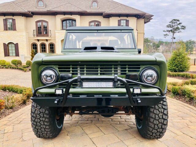 Frame off restored Ford Bronco w new V8, paint, interior + modern upgrades 1976 Ford Bronco