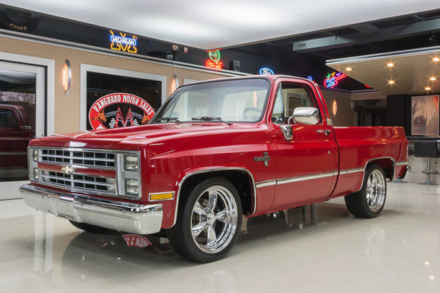 Frame Off Restored! GM 350 Crate Engine, A/C, TH350 Auto 2WD, Fully Loaded! 1985 Chevrolet Silverado 1500 Pickup