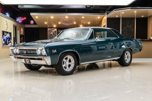 Frame Off Restored! GM 427ci V8, 4-Speed Manual, Posi, 4-Wheel Disc, PS, PB 1967 Chevrolet Chevelle SS