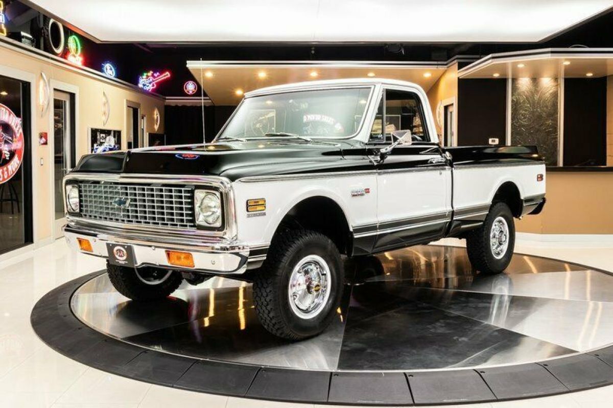 Frame Off Restored K-10! GM 350ci V8, TH350 Automatic, 4X4, PS, Disc, PB, A/C 1972 Chevrolet K-10 4X4 Pickup