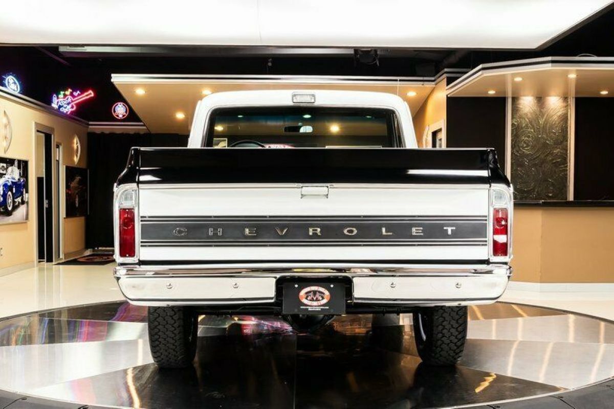 1972 Chevrolet K-10 4X4 Pickup - photo 12
