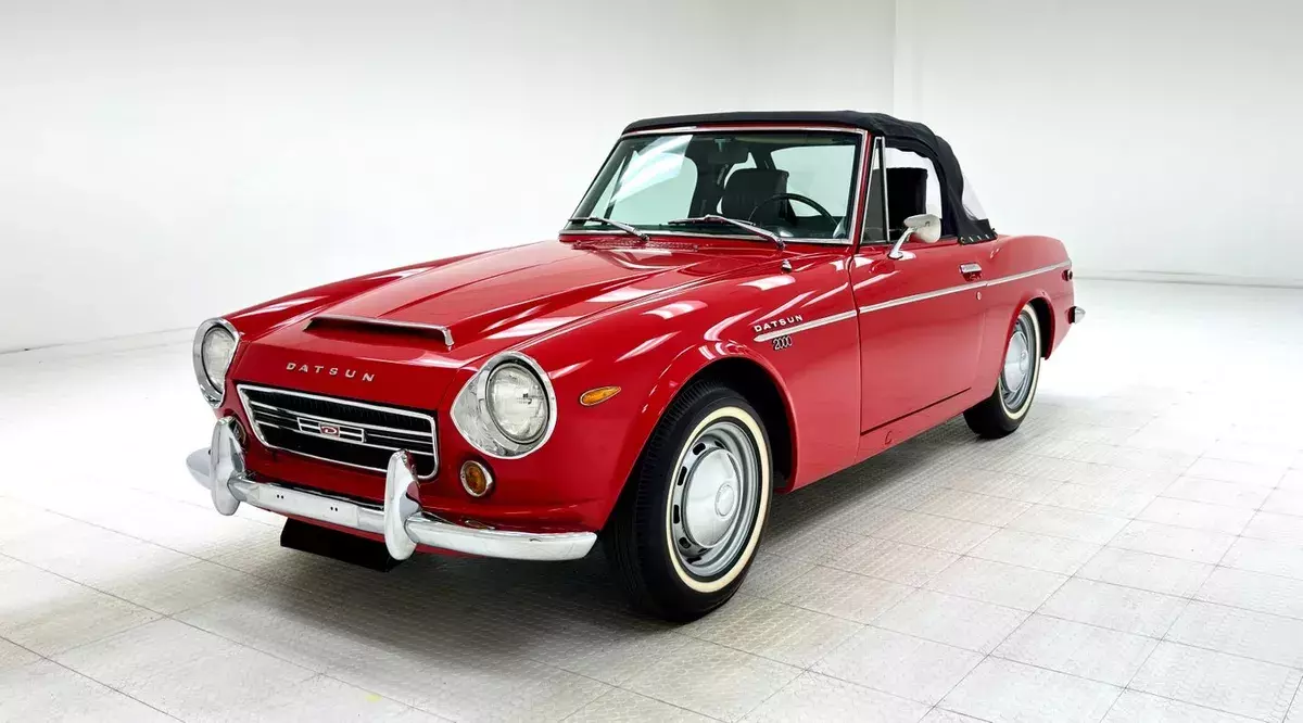 Frame Off Resto/Redone 2.0L I4/5-Speed Manual, New Clutch/Rare Model/New Brakes 1968 Datsun 2000 Roadster
