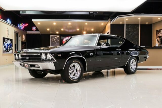 Frame Off, Rotisserie Restored! GM 396ci V8, Muncie 4-Speed Manual, PS, PB, A/C 1969 Chevrolet Chevelle